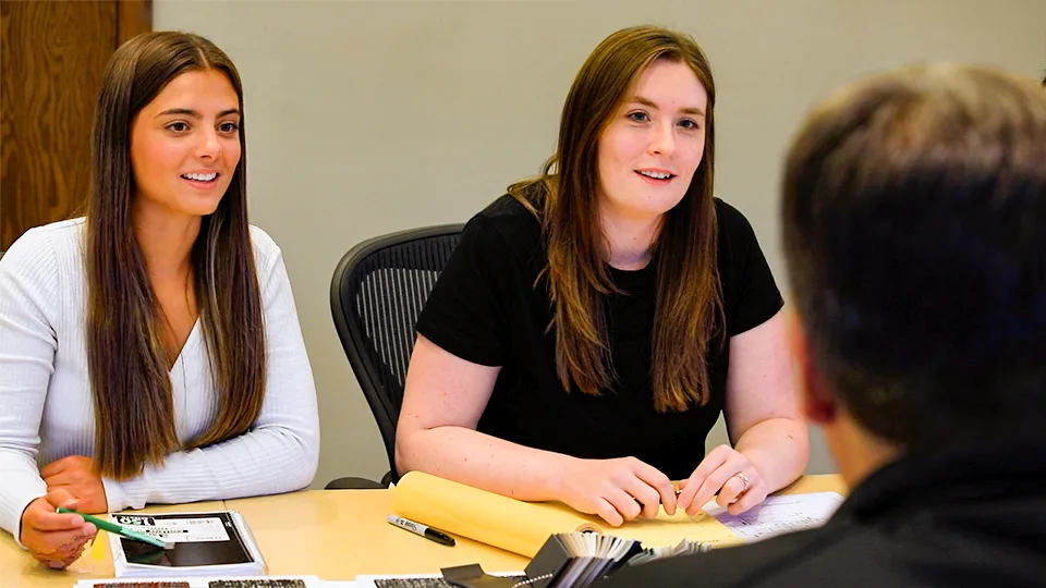 video-maddy-clusiau-shares-her-experience-as-an-architectural-intern